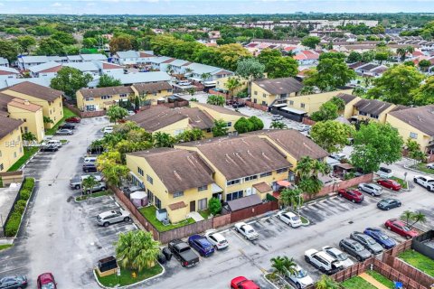 Copropriété à vendre à Miami, Floride: 3 chambres, 171.87 m2 № 2084821 - photo 27
