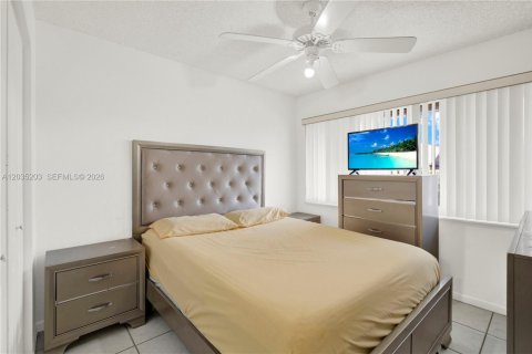 Copropriété à vendre à Miami, Floride: 3 chambres, 171.87 m2 № 2084821 - photo 18