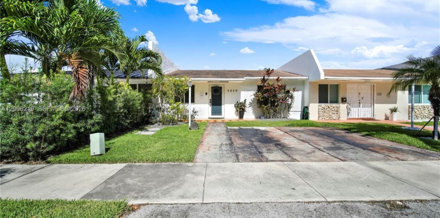 Touwnhouse à Miami, Floride 2 chambres, 94.76 m2 № 2084276