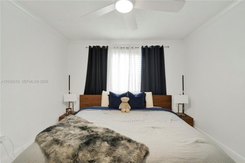 Touwnhouse à vendre à Miami, Floride: 2 chambres, 94.76 m2 № 2084276 - photo 17
