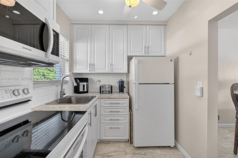 Купить кондоминиум в Помпано-Бич, Флорида 1 спальня, 63.17м2, № 2002088 - фото 3