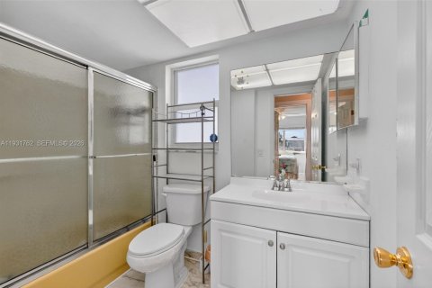 Купить кондоминиум в Помпано-Бич, Флорида 1 спальня, 63.17м2, № 2002088 - фото 19