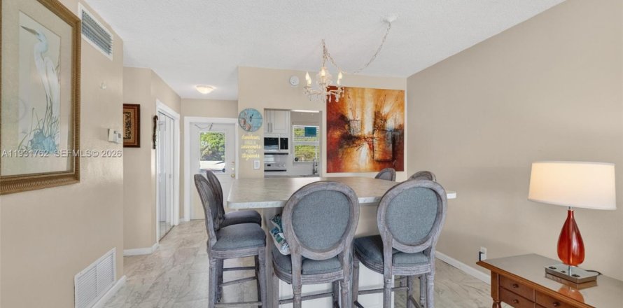 Кондоминиум с 1 спальней в Помпано-Бич, Флорида № 2002088