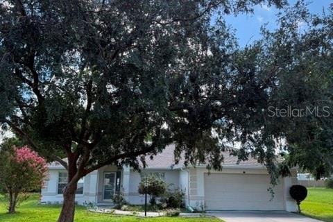 House in Ocala, Florida 3 bedrooms, 154.59 sq.m. № 2364461