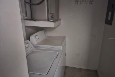 Villa ou maison à vendre à Kissimmee, Floride: 2 chambres, 96.43 m2 № 2223132 - photo 6