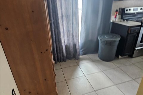 Villa ou maison à vendre à Kissimmee, Floride: 2 chambres, 96.43 m2 № 2223132 - photo 19