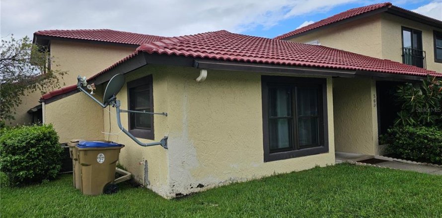 Villa ou maison à Kissimmee, Floride 2 chambres, 96.43 m2 № 2223132