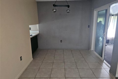 Villa ou maison à vendre à Kissimmee, Floride: 2 chambres, 96.43 m2 № 2223132 - photo 4