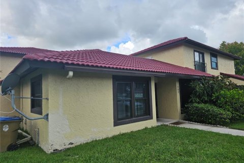 Villa ou maison à vendre à Kissimmee, Floride: 2 chambres, 96.43 m2 № 2223132 - photo 13