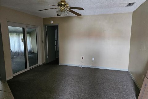 Villa ou maison à vendre à Kissimmee, Floride: 2 chambres, 96.43 m2 № 2223132 - photo 14