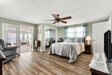 House in Ellenton, Florida 3 bedrooms, 308.71 sq.m. № 2215631 - photo 29