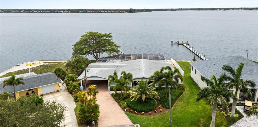House in Ellenton, Florida 3 bedrooms, 308.71 sq.m. № 2215631