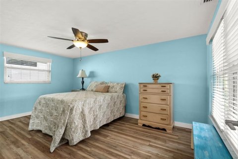House in Ellenton, Florida 3 bedrooms, 308.71 sq.m. № 2215631 - photo 24