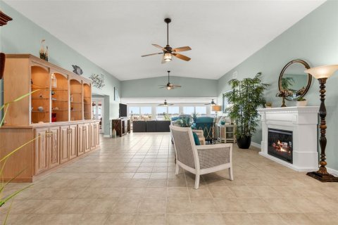 House in Ellenton, Florida 3 bedrooms, 308.71 sq.m. № 2215631 - photo 11