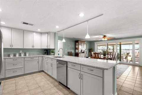 House in Ellenton, Florida 3 bedrooms, 308.71 sq.m. № 2215631 - photo 20
