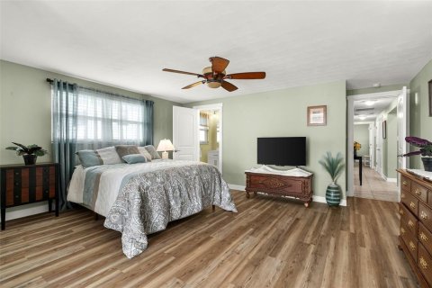 House in Ellenton, Florida 3 bedrooms, 308.71 sq.m. № 2215631 - photo 30