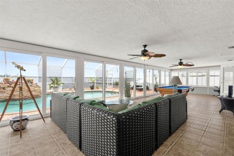 House in Ellenton, Florida 3 bedrooms, 308.71 sq.m. № 2215631 - photo 17