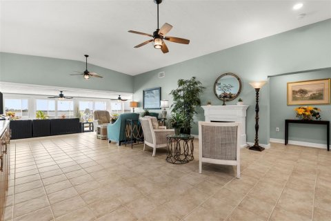 House in Ellenton, Florida 3 bedrooms, 308.71 sq.m. № 2215631 - photo 12