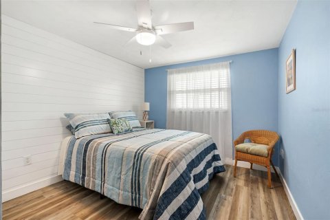 House in Ellenton, Florida 3 bedrooms, 308.71 sq.m. № 2215631 - photo 27