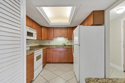 Condo in Sarasota, Florida, 2 bedrooms  № 1562349 - photo 29