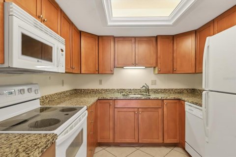 Condo in Sarasota, Florida, 2 bedrooms  № 1562349 - photo 30