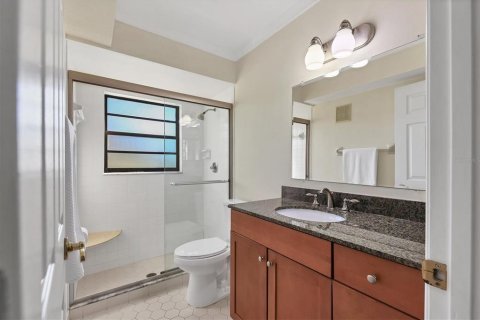Condo in Sarasota, Florida, 2 bedrooms  № 1562349 - photo 12