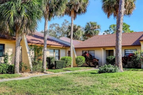 Condo in Sarasota, Florida, 2 bedrooms  № 1562349 - photo 1