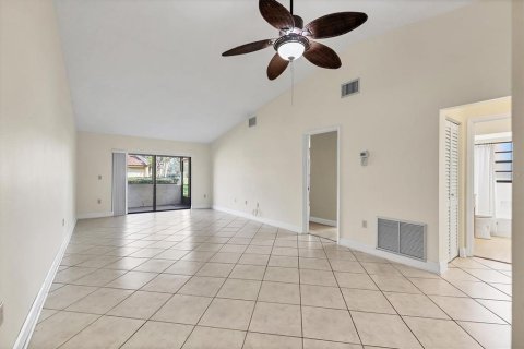 Condo in Sarasota, Florida, 2 bedrooms  № 1562349 - photo 6