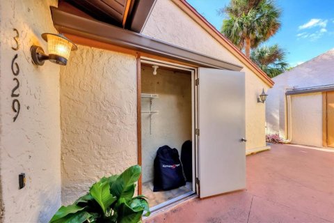 Condo in Sarasota, Florida, 2 bedrooms  № 1562349 - photo 23