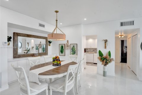 Condominio en venta en Hollywood, Florida, 2 dormitorios, 227.05 m2 № 1973288 - foto 7