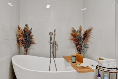 Condominio en venta en Hollywood, Florida, 2 dormitorios, 227.05 m2 № 1973288 - foto 19