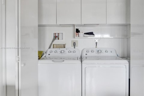 Condominio en venta en Hollywood, Florida, 2 dormitorios, 227.05 m2 № 1973288 - foto 29