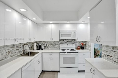 Condominio en venta en Hollywood, Florida, 2 dormitorios, 227.05 m2 № 1973288 - foto 14