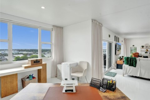 Condominio en venta en Hollywood, Florida, 2 dormitorios, 227.05 m2 № 1973288 - foto 16