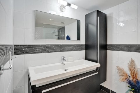 Condominio en venta en Hollywood, Florida, 2 dormitorios, 227.05 m2 № 1973288 - foto 25