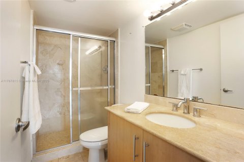 Copropriété à louer à Bal Harbour, Floride: 2 chambres, 98.1 m2 № 1861107 - photo 11