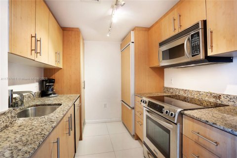 Copropriété à louer à Bal Harbour, Floride: 2 chambres, 98.1 m2 № 1861107 - photo 8