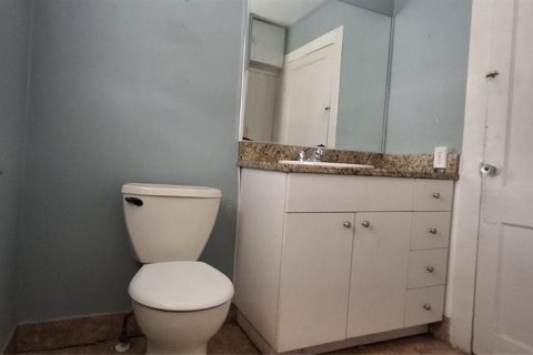 House in Tampa, Florida 2 bedrooms, 84.73 sq.m. № 2239783 - photo 23
