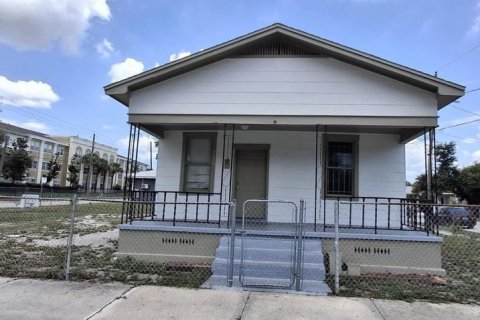 House in Tampa, Florida 2 bedrooms, 84.73 sq.m. № 2239783