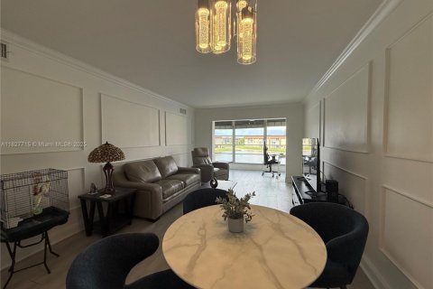 Condo in Sunrise, Florida, 1 bedroom  № 1896567 - photo 7