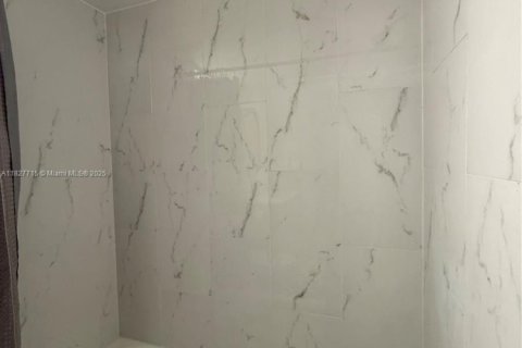 Condo in Sunrise, Florida, 1 bedroom  № 1896567 - photo 20