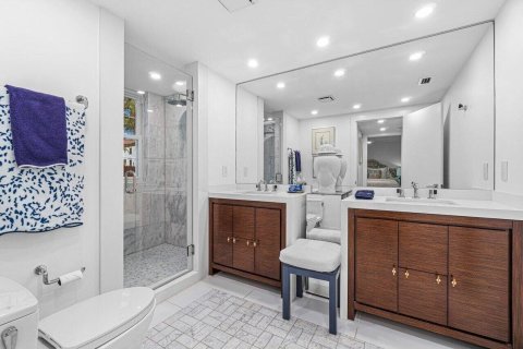 Condo in Palm Beach, Florida, 2 bedrooms  № 2158419 - photo 16