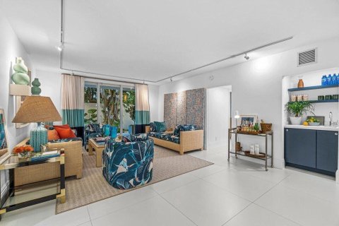 Condo in Palm Beach, Florida, 2 bedrooms  № 2158419 - photo 5