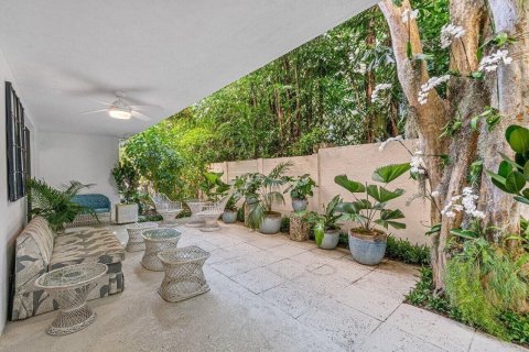 Condo in Palm Beach, Florida, 2 bedrooms  № 2158419 - photo 26