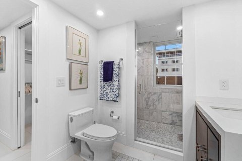 Condo in Palm Beach, Florida, 2 bedrooms  № 2158419 - photo 17