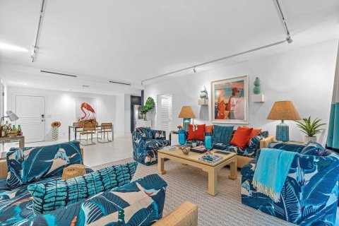 Condo in Palm Beach, Florida, 2 bedrooms  № 2158419 - photo 9