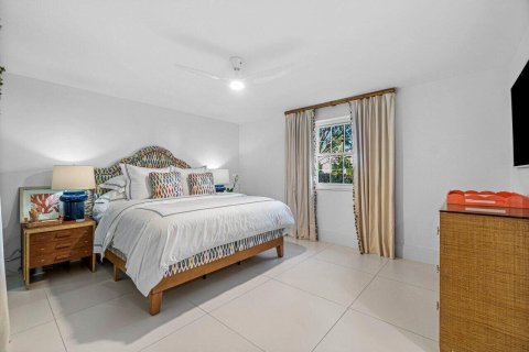 Condo in Palm Beach, Florida, 2 bedrooms  № 2158419 - photo 13