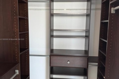 Condo in Miami, Florida, 1 bedroom  № 1956226 - photo 13