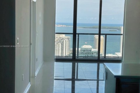Condo in Miami, Florida, 1 bedroom  № 1956226 - photo 7