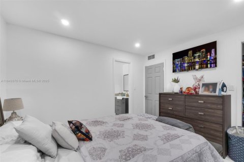 House in Homestead, Florida 3 bedrooms, 88.16 sq.m. № 1842511 - photo 19